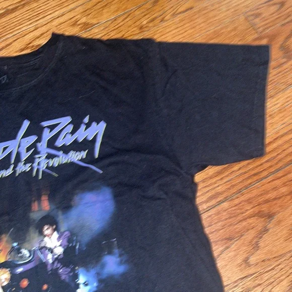 Prince - Picture 3 of 7